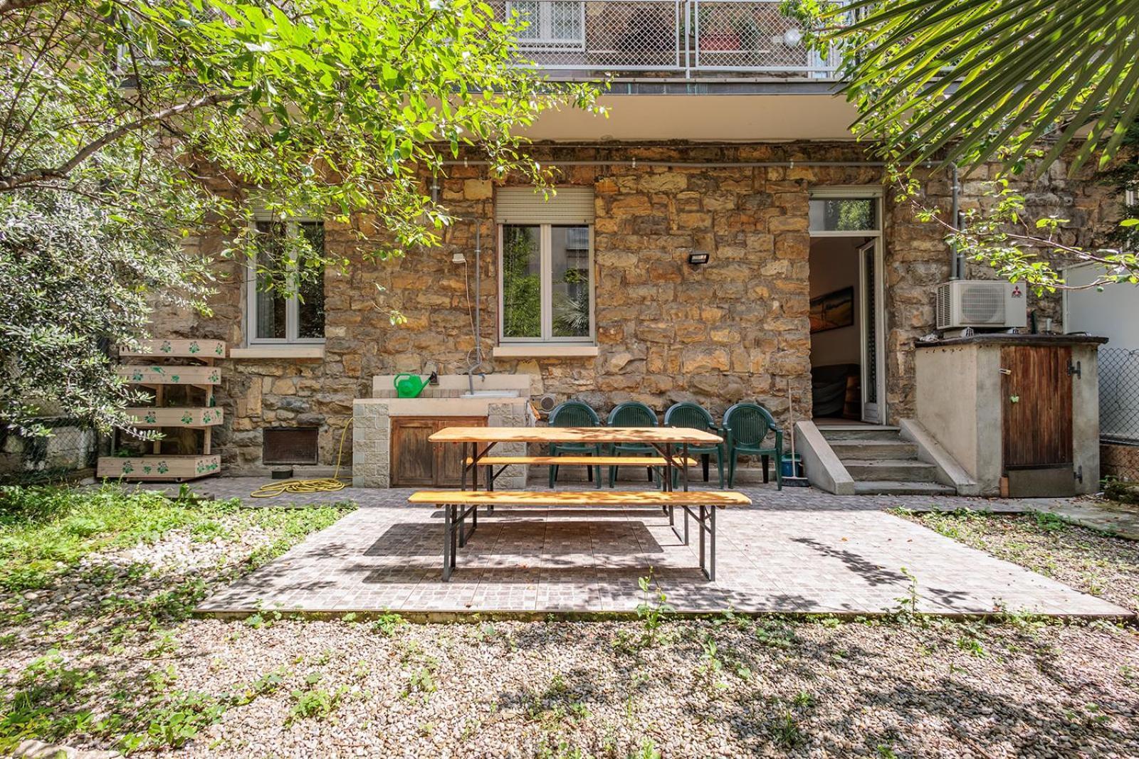 Four Trees Garden House Apartament *